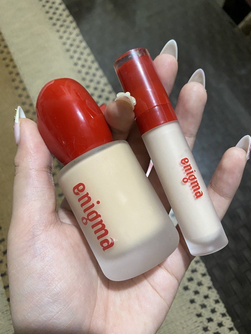 Enigma foundation & Concealer (Category: Makeup) located in Quezon City. Submitted by achiiwappp (Listing ID 1453978730, Image 1). Description: Both swatched only Not for me huhu mas pref ko strokes :( Shade: Fair and Porcelain Slightly nego .