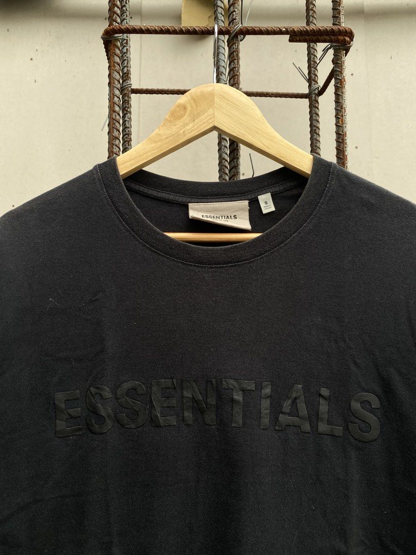 Essentials Fog Tee (Category: Formal Shirts) located in Candaba. Submitted by dejesus.bench17 (Listing ID 1453872593, Image 3). Description: Essentials x Fear Of God Tee -Color: Black -Condition: Excellent -Color rate: 9/10 -Issue: None -Dimes: W19 L26 -Price: 500 + ship.