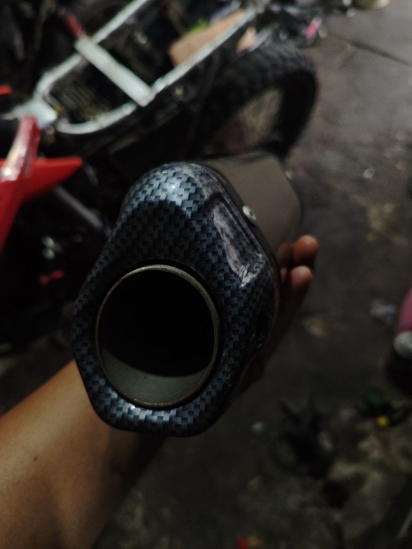 EXOS Exhaust System Pipe for Motorcycle (Category: Construction & Building Materials) located in Bagabag. Submitted by maktzy (Listing ID 1454000248, Image 2). Description: - EXOS r5 v2 exhaust pipe for motorcycles - Stylish gold and carbon fiber look - Ready for its next owner - Message for more details - pwede ko pa ship through Flash Express or J&T express.nagamit lng nuon ng 1 month..