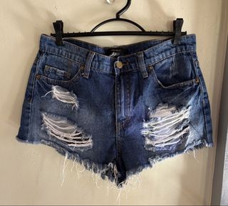 (Category: ) located in . Submitted by green.trendsetter (Listing ID 1453854498, Image 1). Description: .