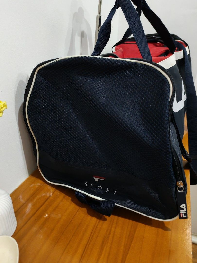 Fila Duffle Bag (Category: Luxury Bags & Wallets) located in Baguio. Submitted by north.archive (Listing ID 1453999171, Image 3). Description: .