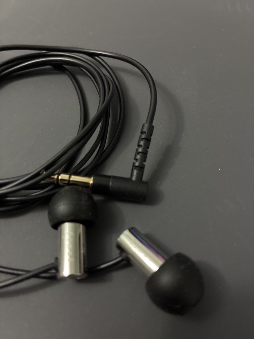 Final Audio E3000 (Category: Earphones) located in Singapore. Submitted by glaisc (Listing ID 1453943239, Image 1). Description: I bought this probably a couple of years ago and put in my bag to use when I forget to bring my AirPods but I doubt I’ve used more than 10 hours total. No box and I’ll give all the tips that came with it. Self Collection at 579981 ONLY. .