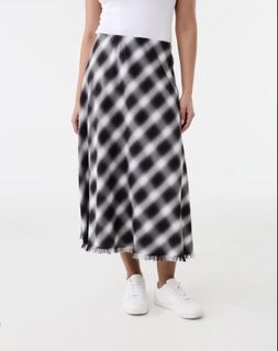 (Category: ) located in . Submitted by green.trendsetter (Listing ID 1453880321, Image 1). Description: .