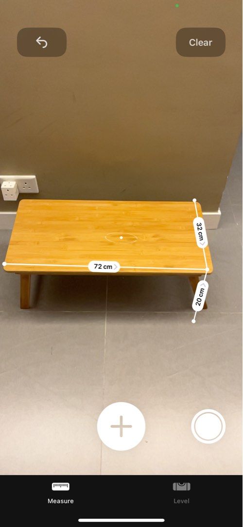 Foldable Table （分類：桌子）位於 Hong Kong。 由 joyce.chow 提交（商品編號 1453929013，圖片 2）。簡介： Bamboo lap desk. Measures 72cm long, 32cm wide, and 20cm high. Legs fold flat for easy storage. Great for working or eating in bed or on the sofa. Natural wood finish.。