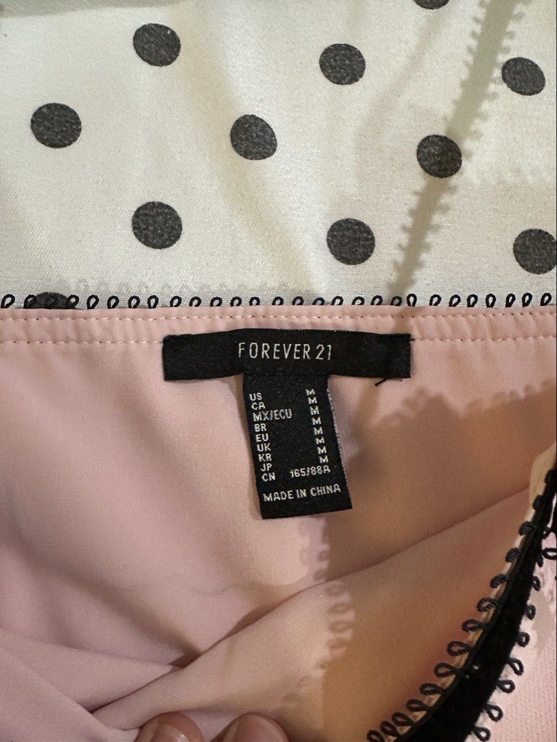 Forever 21 Pink and Black Coords - MEDIUM (Category: Sets or Coordinates) located in San Fernando. Submitted by toffee30 (Listing ID 1453903541, Image 2). Description: Used once.