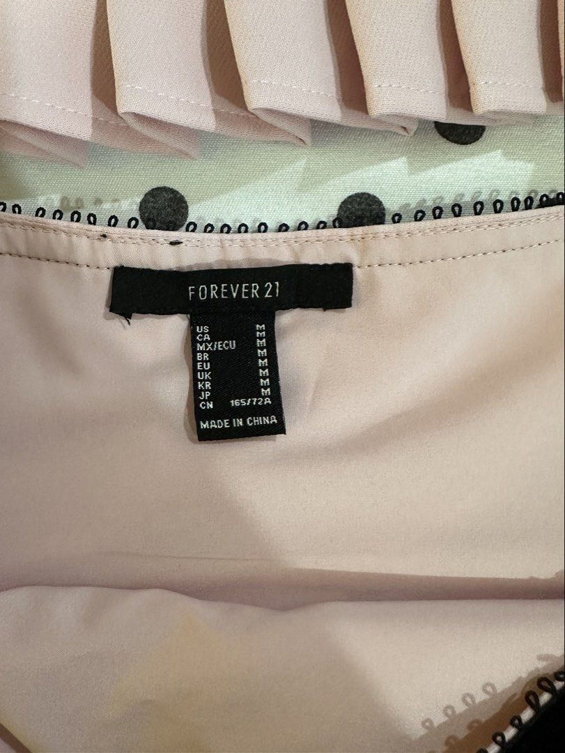 Forever 21 Pink and Black Coords - MEDIUM (Category: Sets or Coordinates) located in San Fernando. Submitted by toffee30 (Listing ID 1453903541, Image 3). Description: Used once.