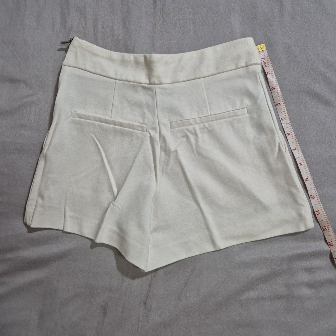 Forever 21 White High Waisted Shorts Size S (Category: Shorts) located in Caloocan City. Submitted by pamev (Listing ID 1453906018, Image 3). Description: rfs: decluttering mop: gcash/maya/bdo/bpi shipping: j&t/lalamove/grab (sf to be shouldered by the buyer) loc: north caloocan.