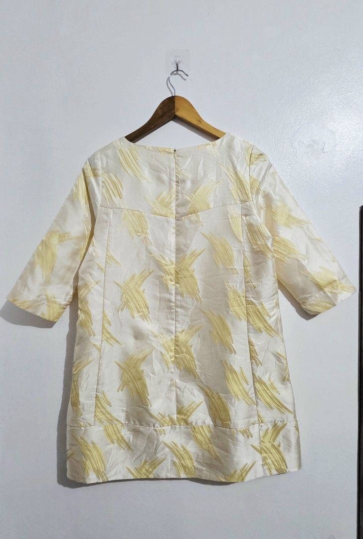 Formal Yellow Print Short Dress (Category: Dresses) located in Malolos. Submitted by candyproj (Listing ID 1453910679, Image 2). Description: Personal Used Clothes Size: M on tag Measurement: bust: 36" length: 31" Buy 3 clothes, SHIPPING FEE IS FREE RFS: Decluterring/Migrating Price is Negotiable Everything must go.