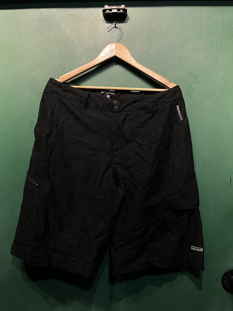 Fox mountain bike short (Category: Shorts) located in Legazpi City. Submitted by lobasmarka55195 (Listing ID 1453960455, Image 1). Description: Bagong bago pwde sa maselan solid nito .