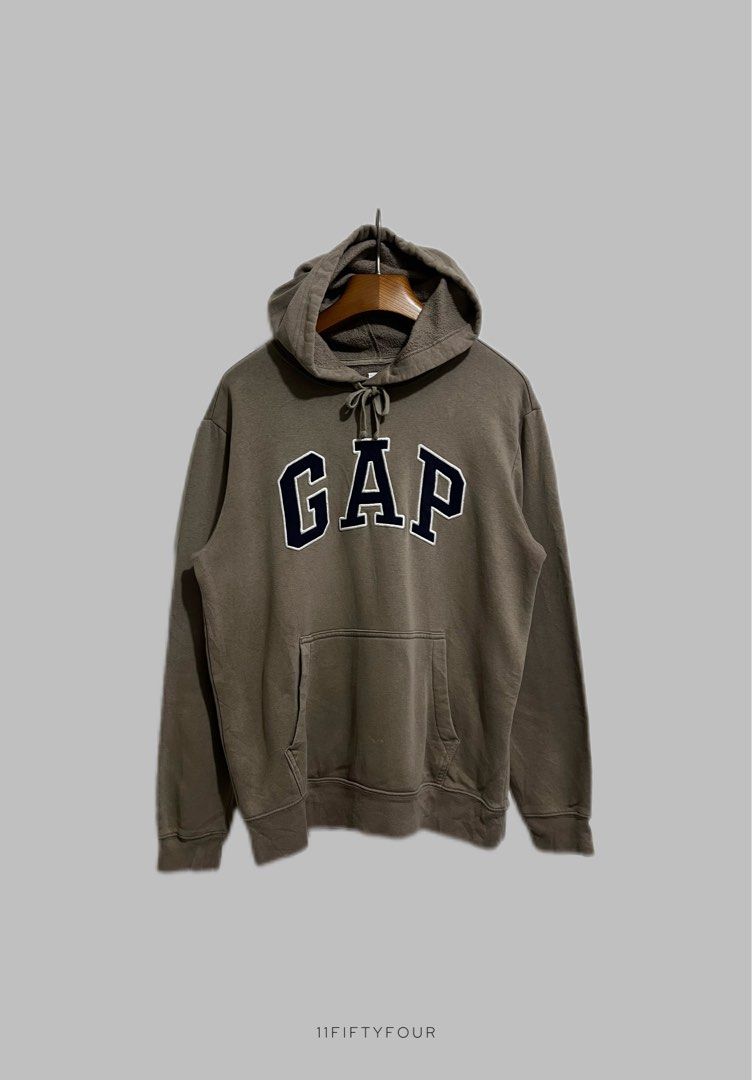 GAP Hoodie Grey Pullover Sweatshirt (Category: Hoodies) located in Dasmarinas. Submitted by elevenfifty_four (Listing ID 1453970188, Image 1). Description: GAP SMALL TAG DIMES: 26 x 21.5 COLOR RATE: 9/10 LIGHT BROWN ISSUE: SOBRANG MINIMAL NA BLEACH STAIN SA BULSA EXCELLENT CONDITION.