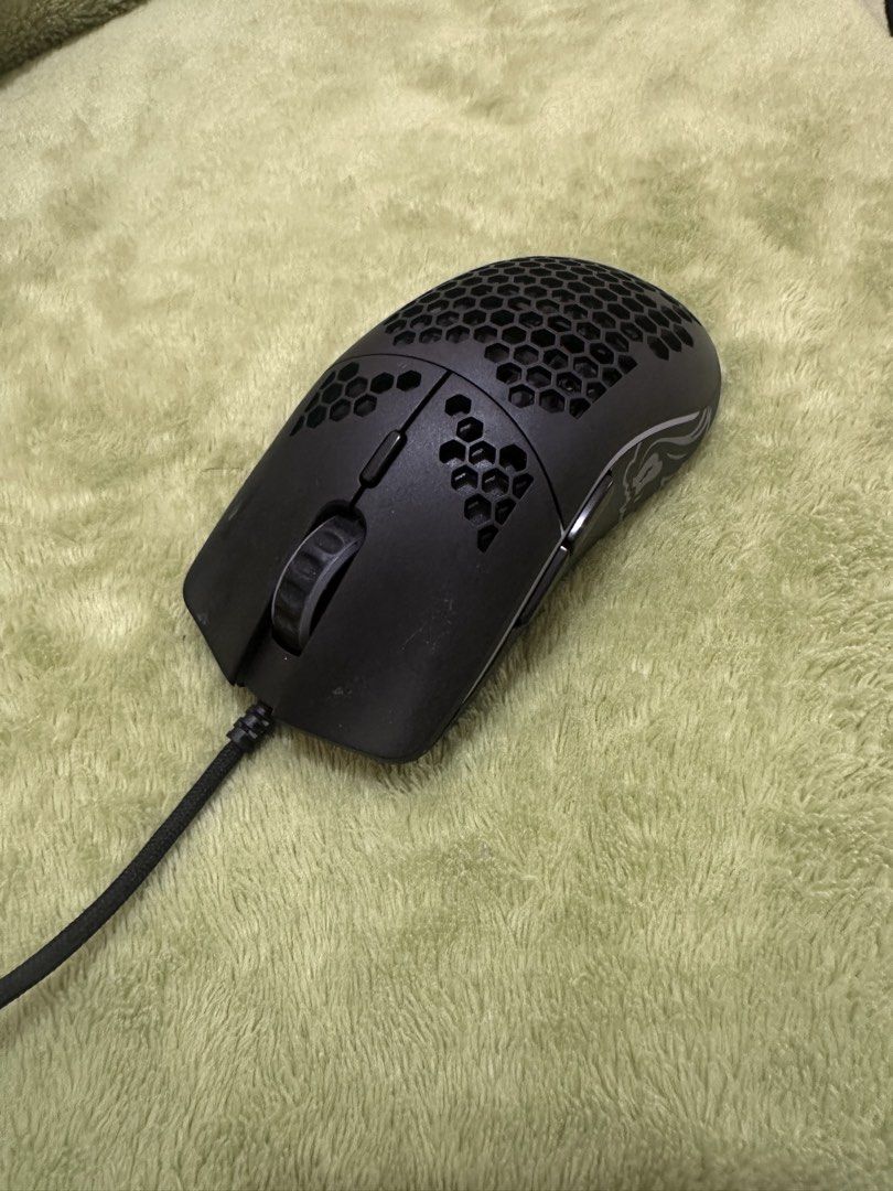 Glorious Wired Gaming mouse (Category: Mouse & Mousepads) located in Manila. Submitted by gamingthriftshop (Listing ID 1453875566, Image 2). Description: PAUNAHAN NALANG Marikina area ✅ SELLING COLLECTION ✅ NO ISSUES Fully working Will send full test video Pwede itest dito (dala kayo laptop) ✅Left right click ✅ side buttons ✅ scroll click ✅ scroll ✅ sensor ✅ wire connection good ✅ walang alog issues WIRED MOUSE ✅ Model O black - 1,099 ✅ Model D (