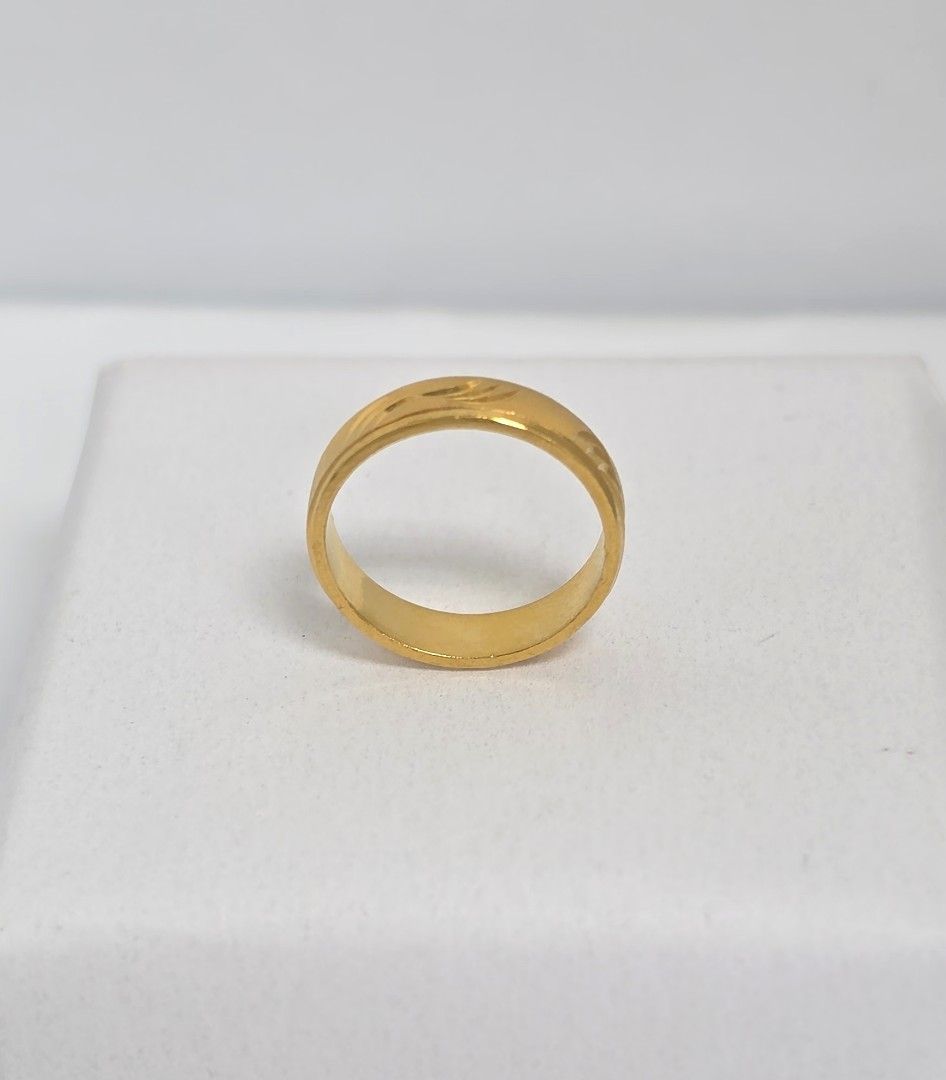 Gold Ring (Category: Jewelry) located in Singapore. Submitted by goldjewel (Listing ID 1453873713, Image 3). Description: Kindly Check with us for latest gold price if interested. Genuine 916 Gold Ring. Estimated Ring Size 11 Or Inner Diameter 16mm. Estimated Width 4mm. Weight 4.23g. 100% Authentic If Not Full Refund. Low-Ballers Will Not Be Entertained. We Do Not Have CarouPay Payment. .