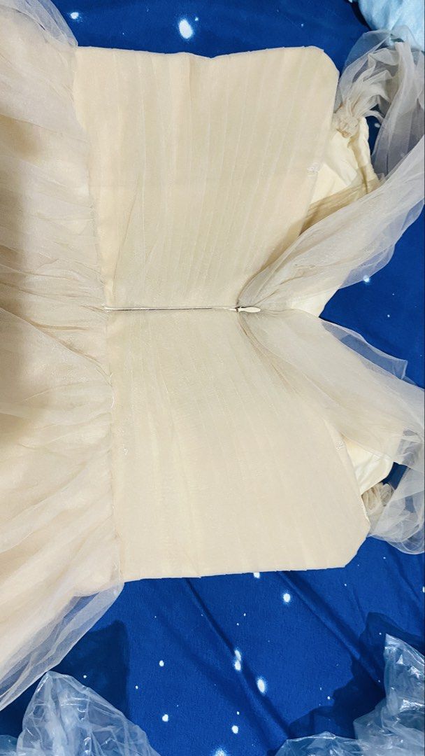 Gown (Category: Evening dresses & gowns) located in Quezon City. Submitted by rgpacis (Listing ID 1453930964, Image 3). Description: Used it Once. .