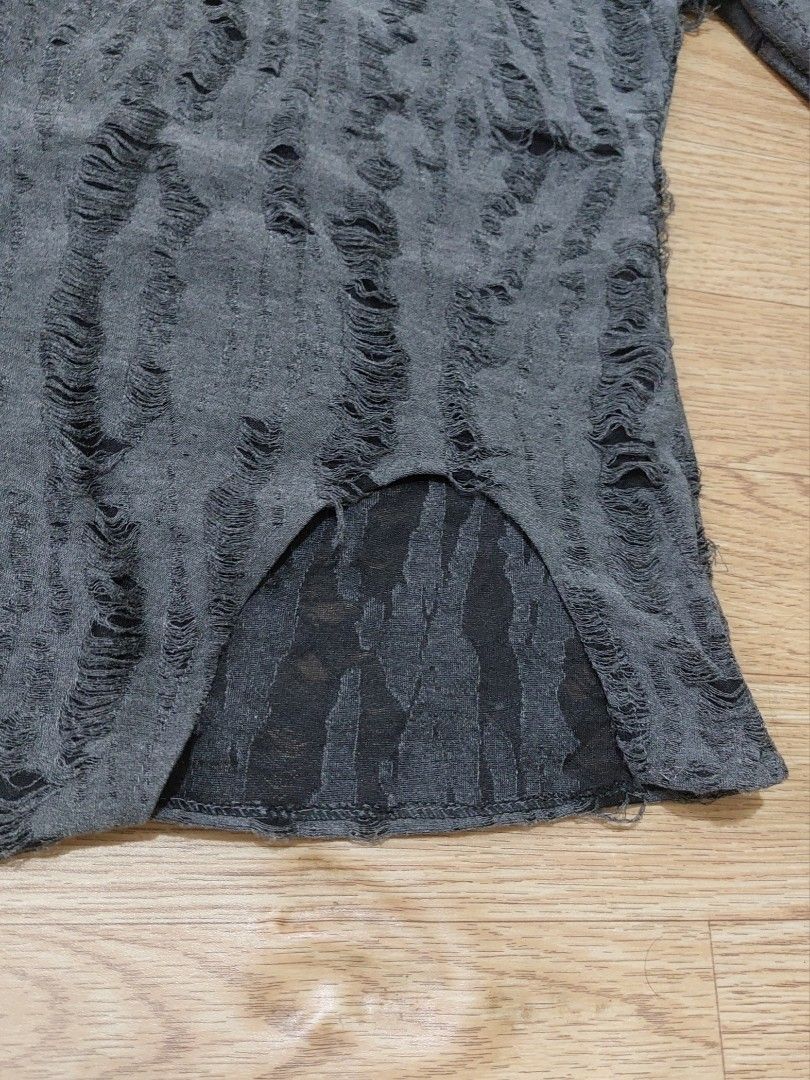 Grunge Alt Distressed Grey Long Sleeve Top (Category: Longsleeves) located in Manila. Submitted by eiphilia (Listing ID 1453859892, Image 3). Description: - xs to s.