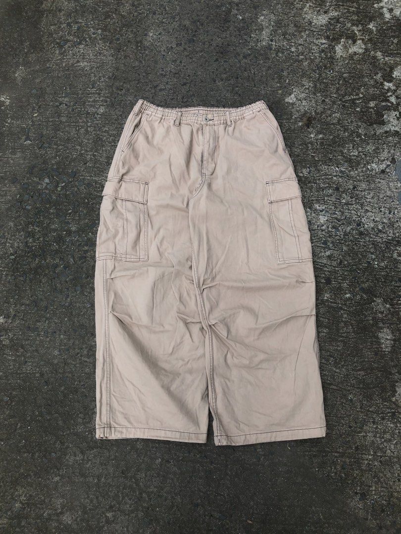 GU CARGO BAGGY PANTS (Category: Jeans) located in Imus. Submitted by chararatzx. (Listing ID 1453904594, Image 1). Description: EXCELLENT LIKE NEW CONDITION CRISPY FLAWLESS COLOR RATE 10/10 -THICK -HEAVY W32 L41 THIGH 16 HEM 11 (adjustable low) SOLID ITEM.
