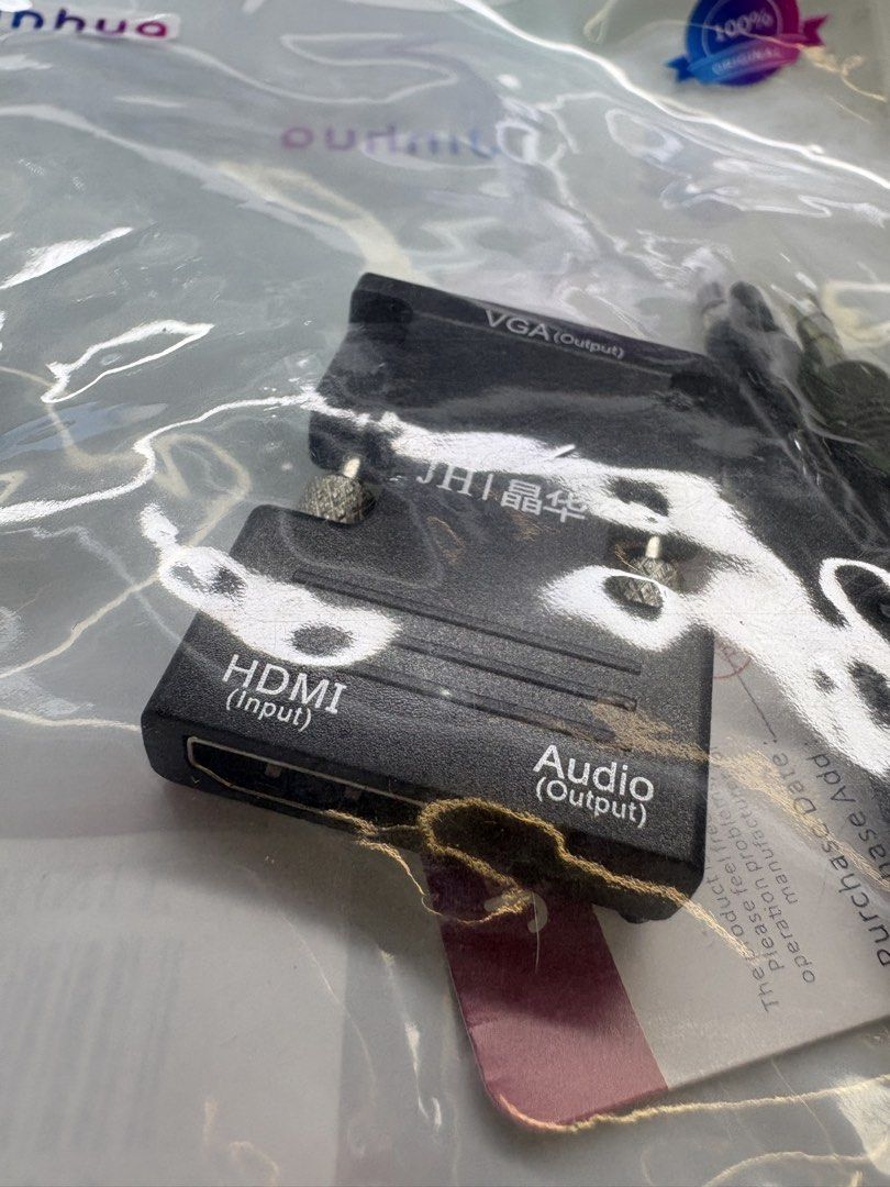 HDMI to VGA ADAPTER (Category: Cables & Adaptors) located in Taguig. Submitted by grassyyieeebeyb (Listing ID 1453912784, Image 3). Description: HDMI TO VGA ADAPTER.