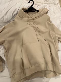 (Category: ) located in . Submitted by dianasclosetfinds (Listing ID 1453885550, Image 1). Description: .