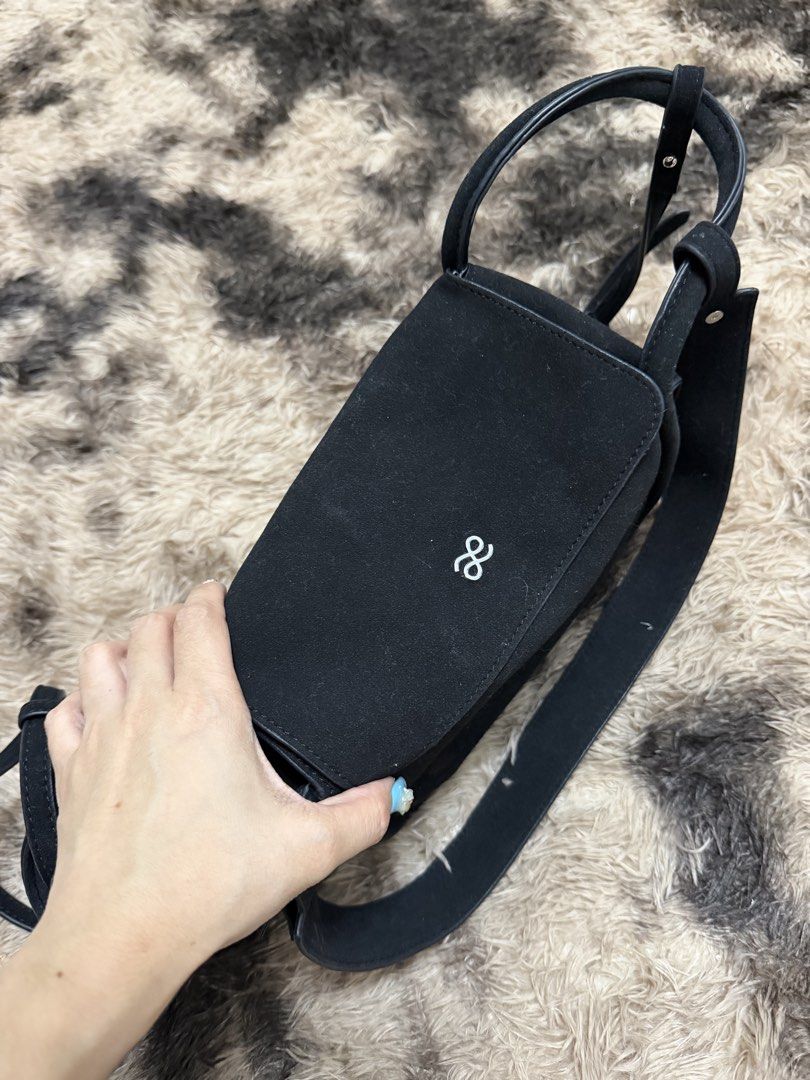 holb bag (Category: Cross-body Bags) located in Quezon City. Submitted by lindthings (Listing ID 1453819306, Image 1). Description: .