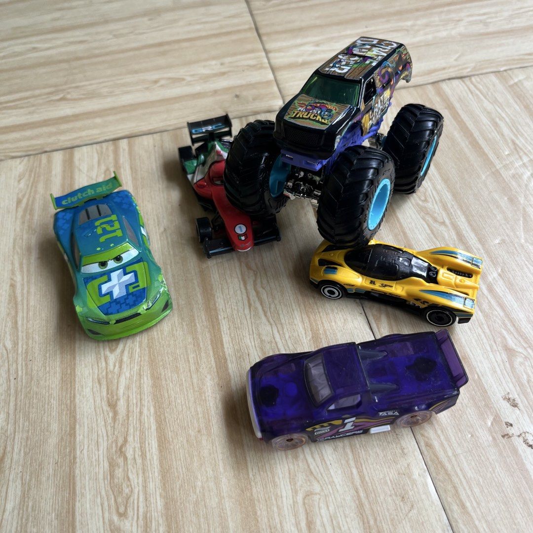 Hot Wheels 2022 Mix Car Aspack (Category: Vehicle & Diecast Models) located in Hagonoy. Submitted by ianthrift_ph (Listing ID 1453957297, Image 2). Description: All good condition Nothing broken or damage No protector (car only).