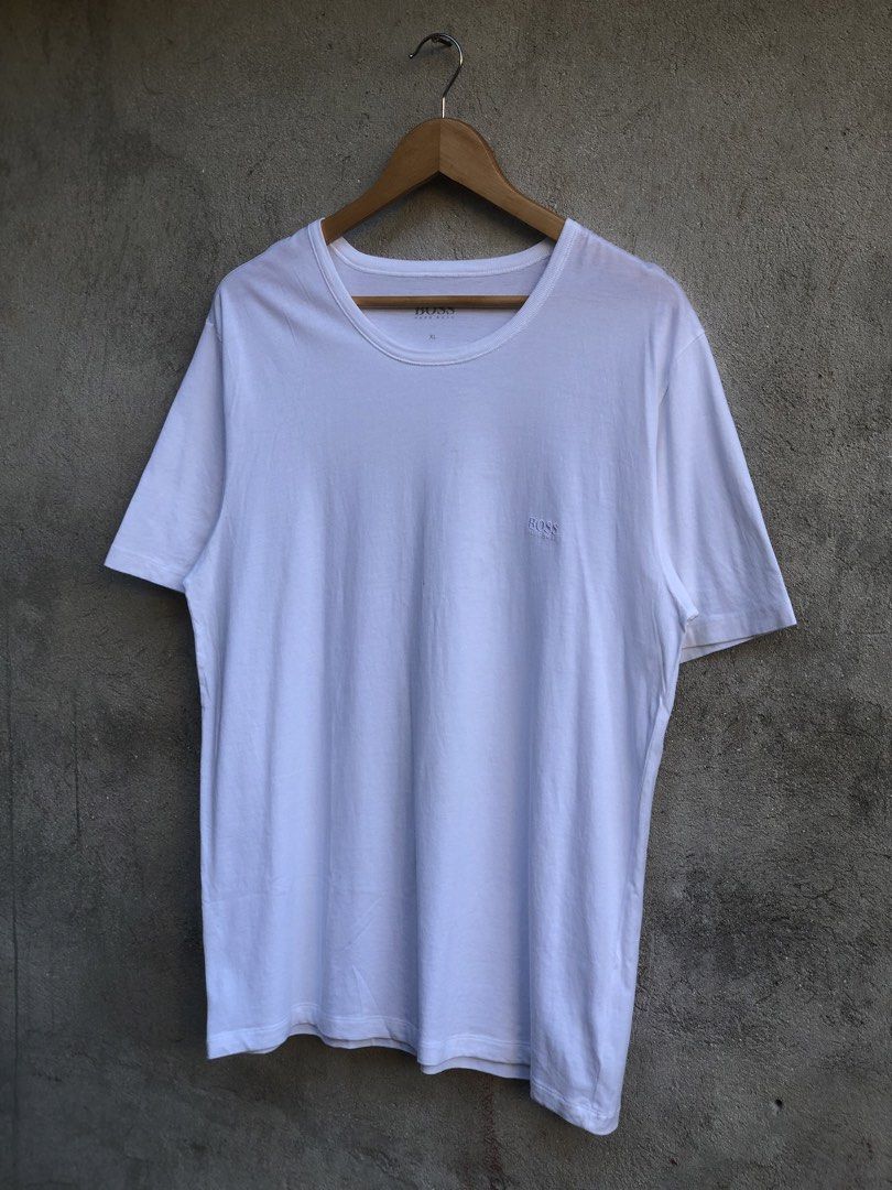 Hugo boss (Category: Activewear) located in Cebu City. Submitted by jeboxjayveejebo (Listing ID 1453961280, Image 2). Description: HUGO BOSS🔥🔥🔥 ‎ ‎This white Hugo Boss crew neck T-shirt features a tonal embroidered logo on the chest. ‎ ‎W📏21.5 ‎L📏30 ‎▪️Color rate-9.8/10 ‎▪️Condition rate-9.8/10 ‎▪️Issue-NONE‼️ ‎EXCELLENT/ASNEW CONDITION 🔥 ‎ ‎DM FOR THE CLAIM PRICE🏷️ ‎ ‎ ‎Message us for more questions or reservations. ‎💡Actual color may va