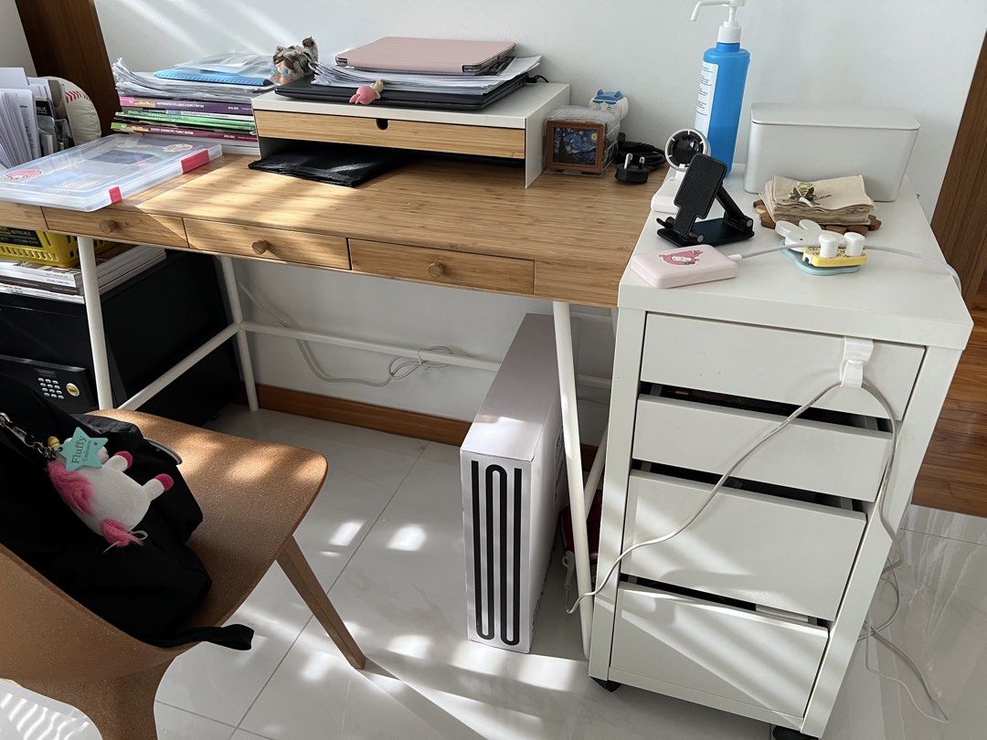 Ikea study table (Category: Tables & Sets) located in Singapore. Submitted by kochilab (Listing ID 1453906389, Image 1). Description: Very good condition like new Self collect at Punggol..