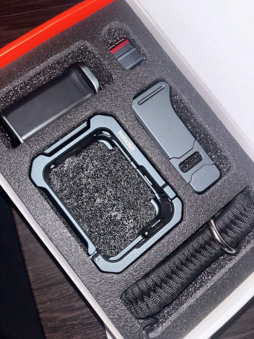Insta360 Ace Pro 2 Xplorer Grip Kit (Category: Lens & Kits) located in Morong. Submitted by aaliyahangulo.21 (Listing ID 1453951188, Image 1). Description: .