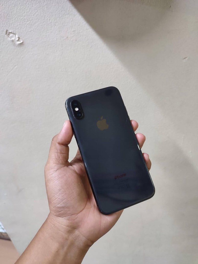 IPHONE X 64GB (Category: iPhone X Series) located in Manila. Submitted by gwensteffani0804 (Listing ID 1453917658, Image 1). Description: HONEST ISSUE: Sira speaker (can only used with earphone or airpods) Bawal ireset (apple id failure) No truetone & face id Other than that all goods, camera works perfectly fine.