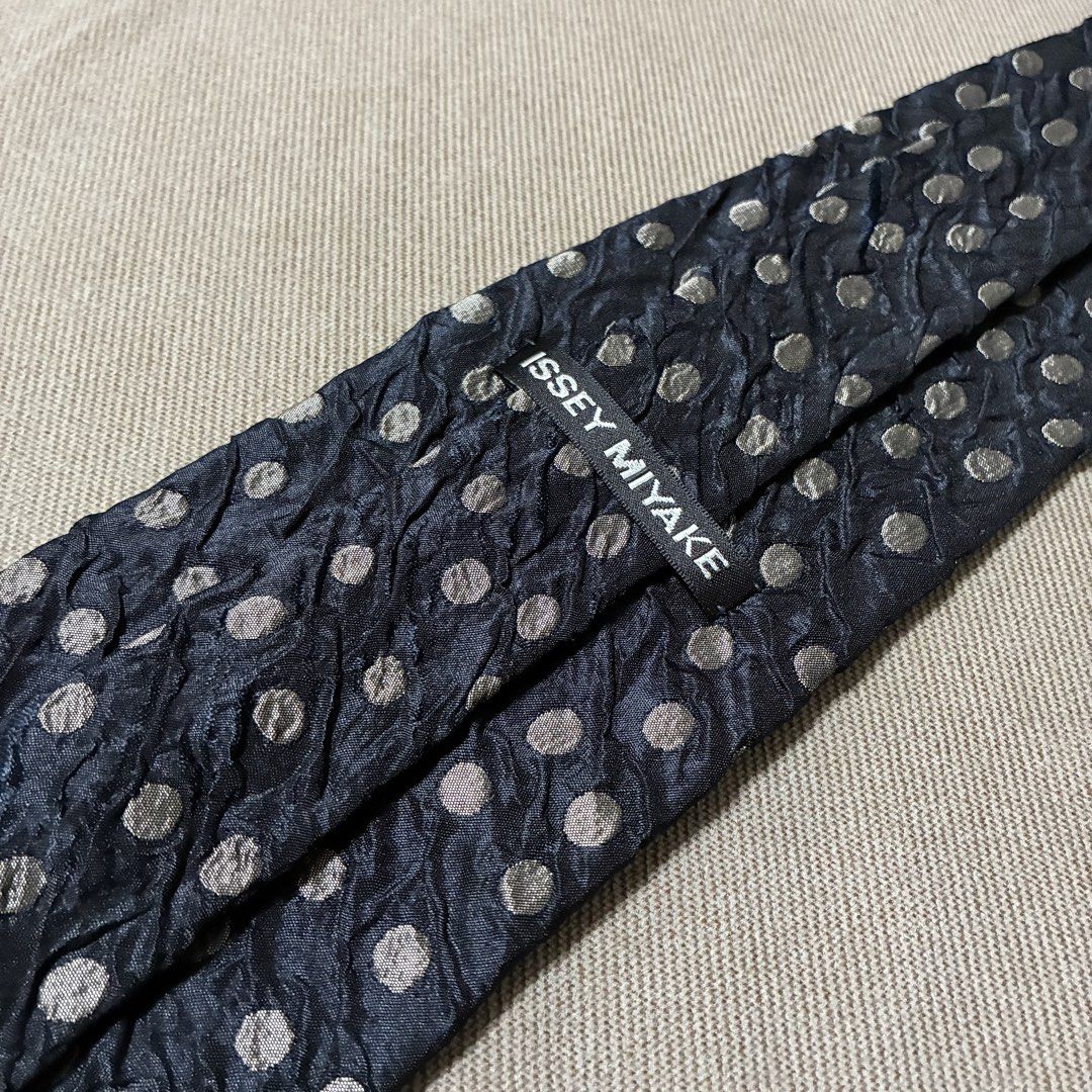 Issey Miyake Polka Dots Necktie (Category: Ties) located in Cabuyao City. Submitted by fffrag (Listing ID 1453897375, Image 2). Description: .