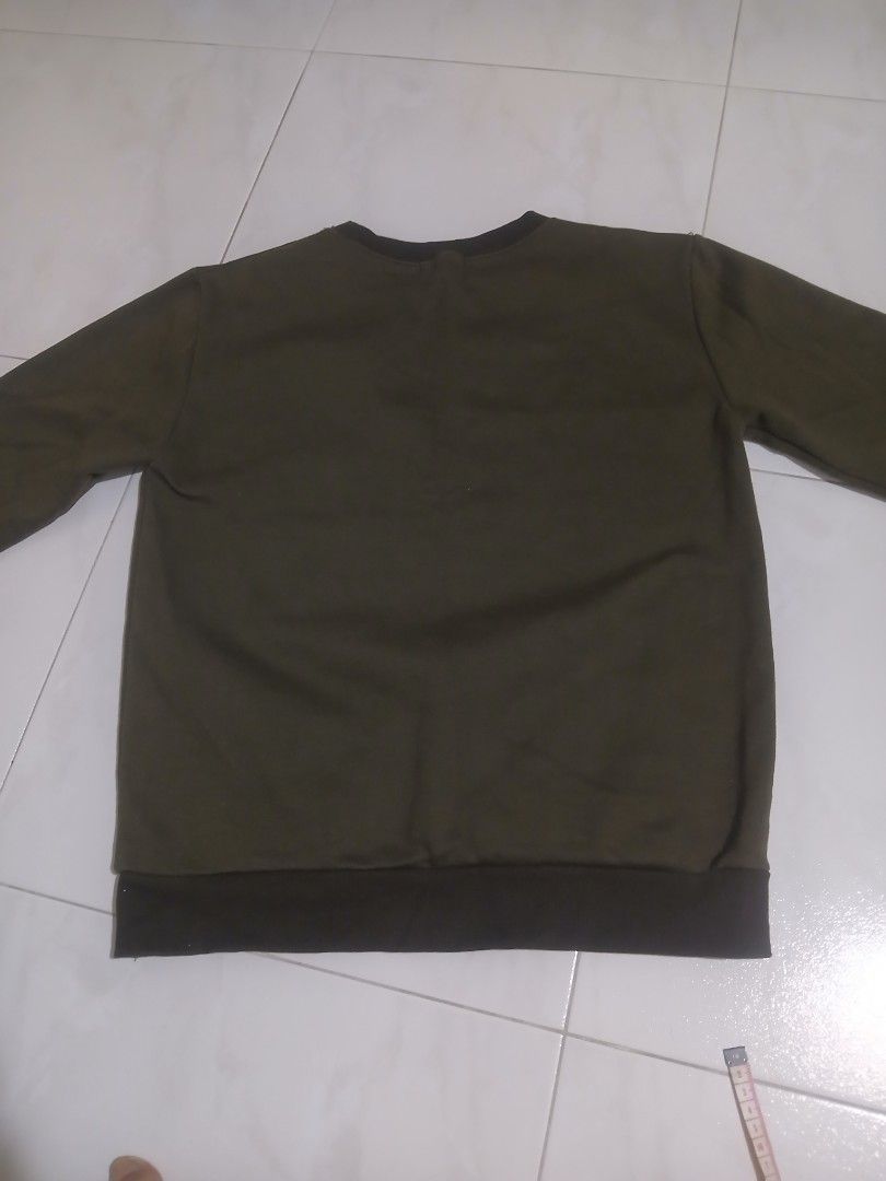 Jacket (Category: Coats, Jackets and Outerwear) located in Singapore. Submitted by 24travelfu16040 (Listing ID 1453955805, Image 3). Description: ptp 20 inches, collection yishun mrt or mail.