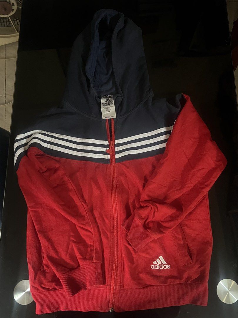 Jacket (Category: Coats, Jackets and Outerwear) located in Santa Cruz. Submitted by keeppraying25 (Listing ID 1453964061, Image 3). Description: for take all original adidas and nike free charlie brown.