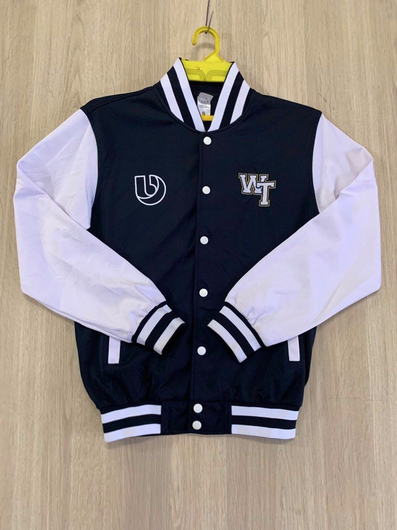 Jacket Varsity BAMBU Bundle (Category: Hoodies) located in Ketereh. Submitted by khairulaqil10 (Listing ID 1453862987, Image 1). Description: BAMBU Varsity Jacket Saiz : S Pit : 21 Lenght : 25.5 Sleeve : 24 Condition : 9/10 Made in : CHINA.