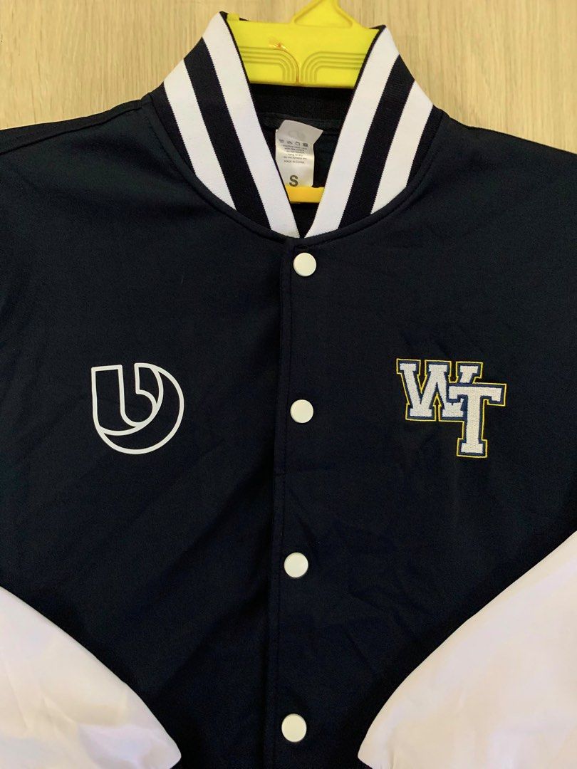 Jacket Varsity BAMBU Bundle (Category: Hoodies) located in Ketereh. Submitted by khairulaqil10 (Listing ID 1453862987, Image 3). Description: BAMBU Varsity Jacket Saiz : S Pit : 21 Lenght : 25.5 Sleeve : 24 Condition : 9/10 Made in : CHINA.