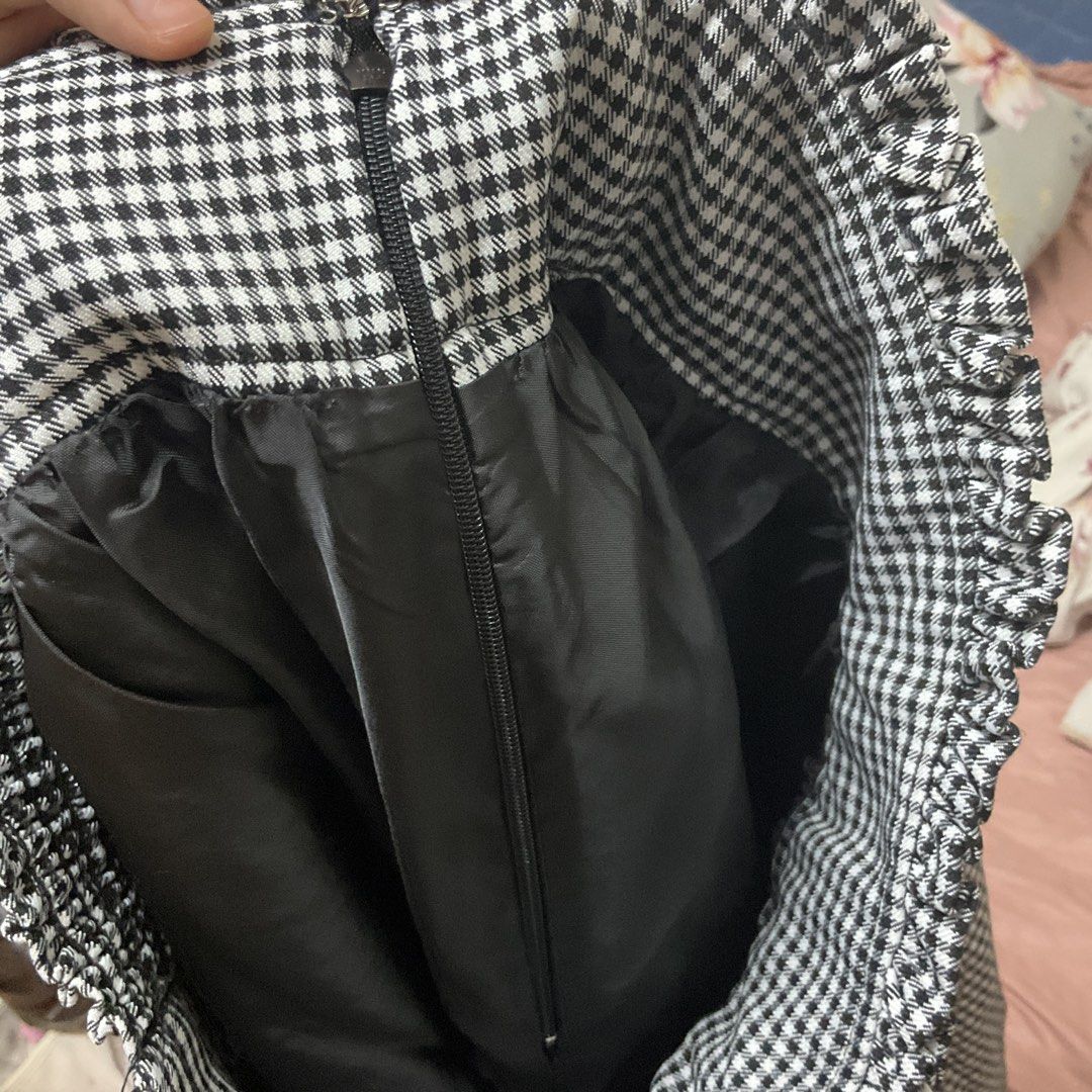Jirai Kei Skirt (Category: Skirts) located in Mandaluyong City. Submitted by mistkitten (Listing ID 1453891186, Image 3). Description: Fits s-m Still in good condition! Only worn twice thrice. Bought from taobao 2 years ago Price still negotiable, DM for sure buyers .