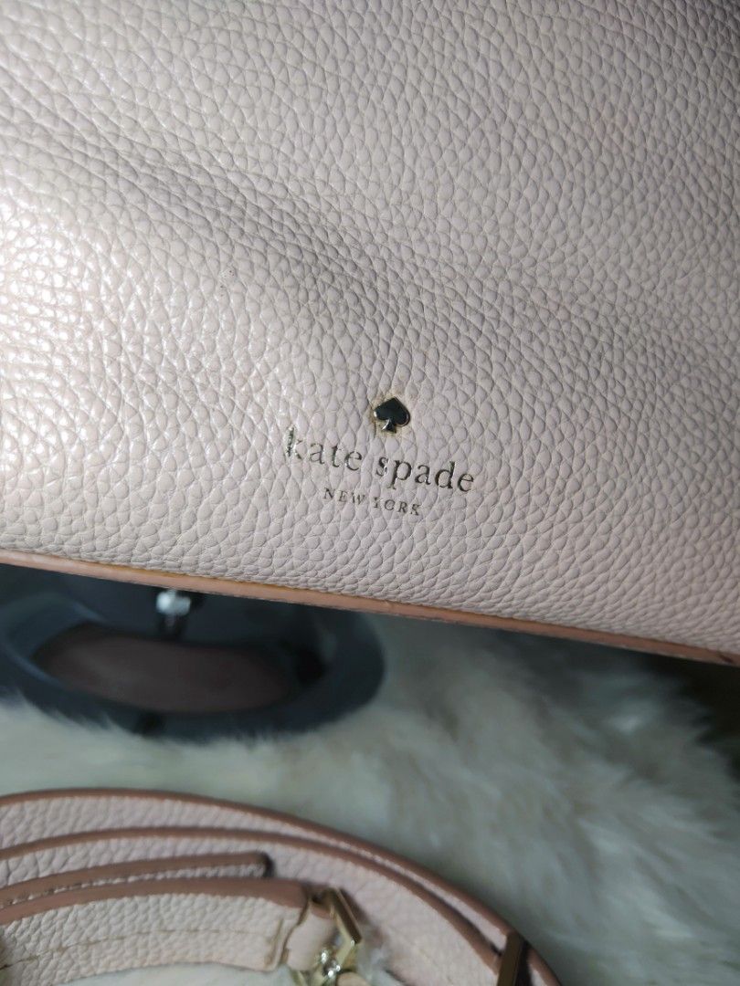 Kate Spade in Blush Pink 2 way Bag (Category: Luxury Bags & Wallets) located in Quezon City. Submitted by nurturenest1018 (Listing ID 1453878691, Image 2). Description: location - Diliman, QC color - blush pink ***with straps in great condition Elegant, classic bag for work or weekend runs. The leather of the bag is still in great condition. Logo is discreet; a small lovely, elegant gold stamp..