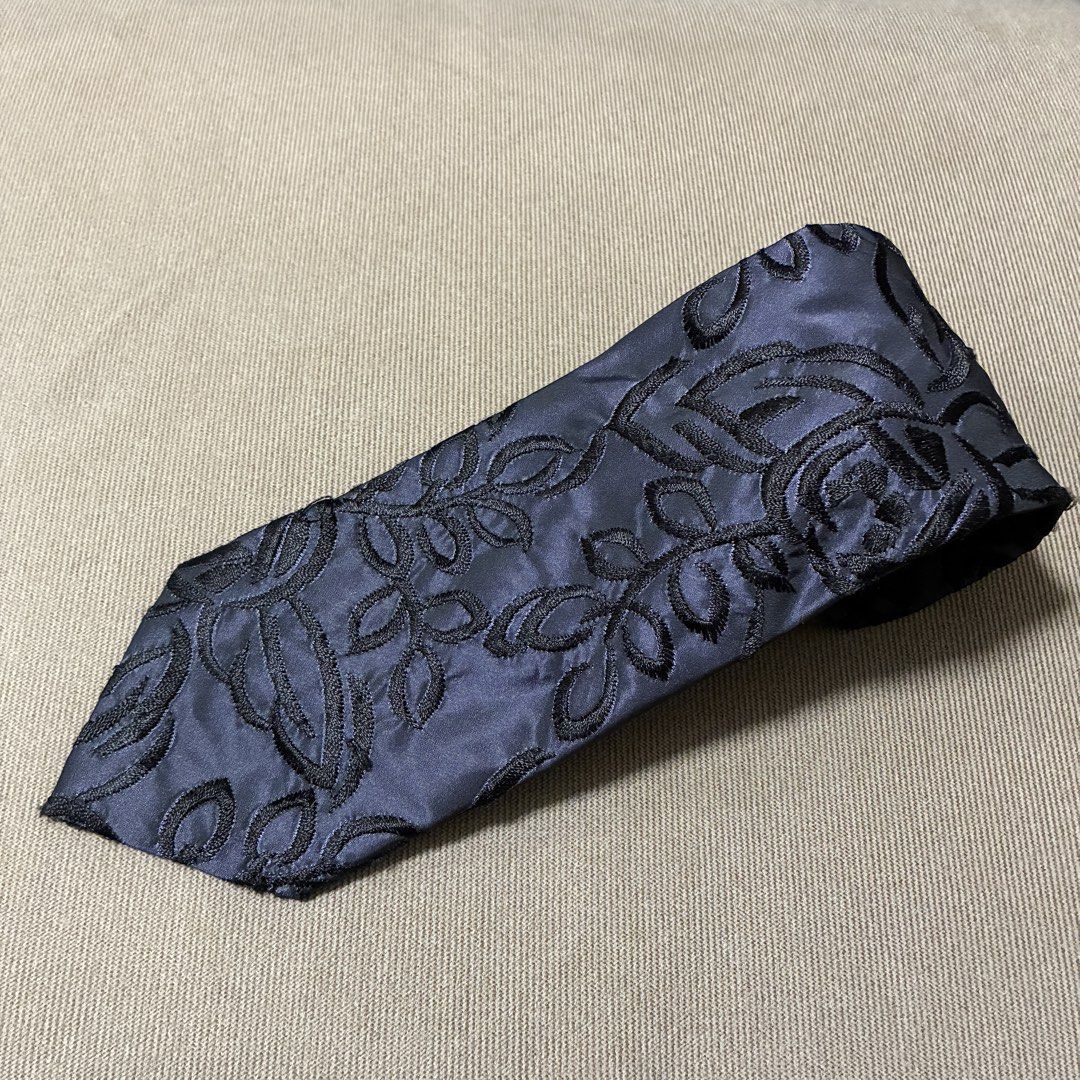 Kenzo Floral Necktie (Category: Ties) located in Cabuyao City. Submitted by fffrag (Listing ID 1453897554, Image 1). Description: .