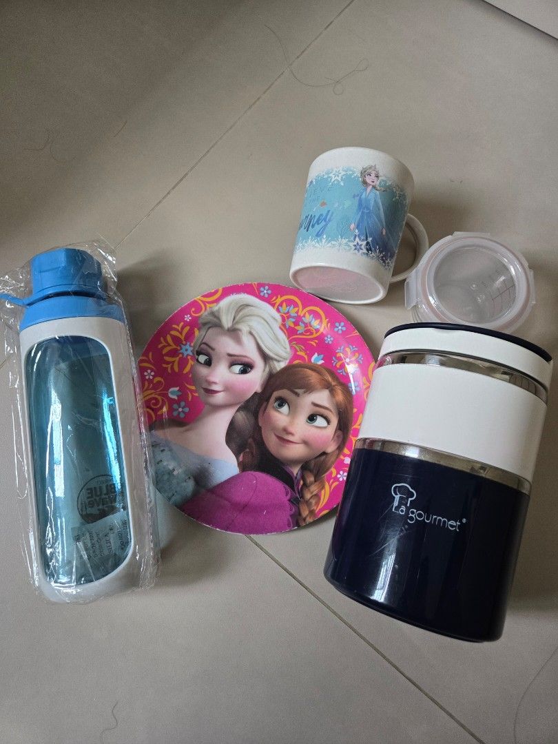 Kitchen stuff (Category: Everything Else) located in Singapore. Submitted by elysiaw (Listing ID 1453949968, Image 1). Description: Self collect from Sembawang only. If useful, prefer one to take all. .
