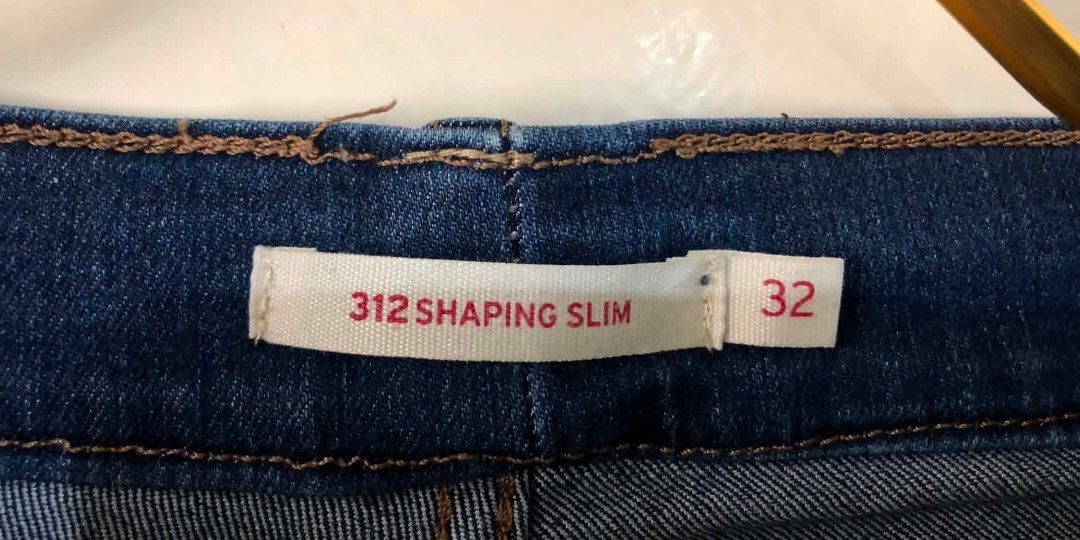 Levi's 312 Shaping Slim Jeans Size 32 (Category: Jeans) located in Imus. Submitted by sharislane (Listing ID 1453830092, Image 3). Description: - Levi's 312 Shaping Slim Jeans - Size: 32 - Color: Classic Blue Denim - Features: Designed to flatter your figure - Ideal for: Everyday wear 🌀. Original LEVI'S Pants 🌀. Stretchable 🦚. Best value- P449 bi .