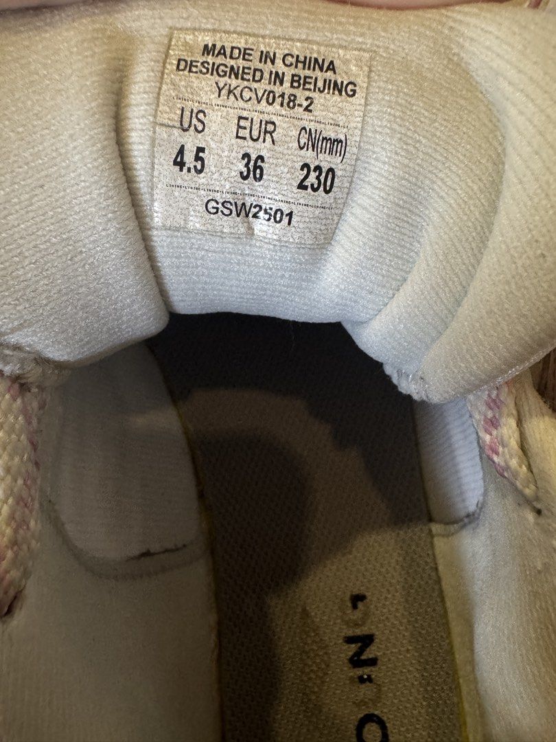 Lining sneaker (Category: Babies & Kids Fashion) located in Singapore. Submitted by yttv6rn6j4 (Listing ID 1453822939, Image 3). Description: .