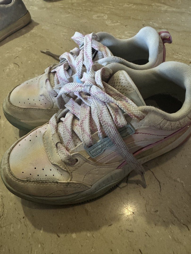Lining sneaker (Category: Babies & Kids Fashion) located in Singapore. Submitted by yttv6rn6j4 (Listing ID 1453822939, Image 2). Description: .