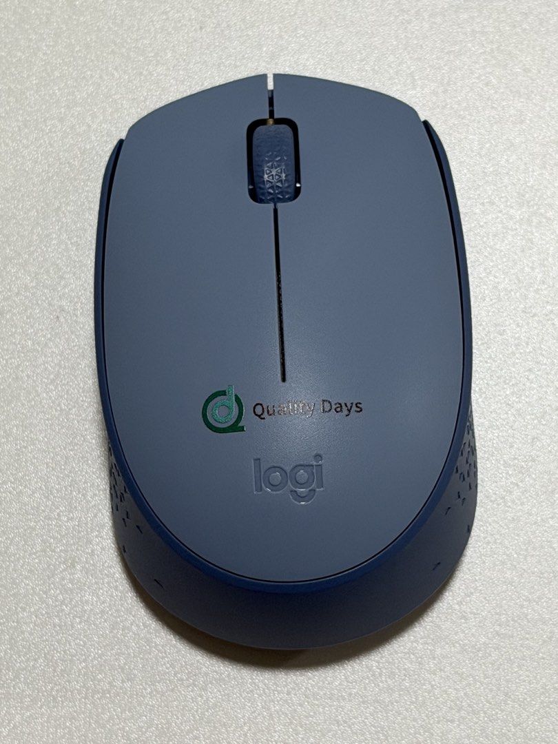 Logitech wireless mouse (Category: Mouse & Mousepads) located in Singapore. Submitted by aerofish (Listing ID 1453924348, Image 3). Description: M172.