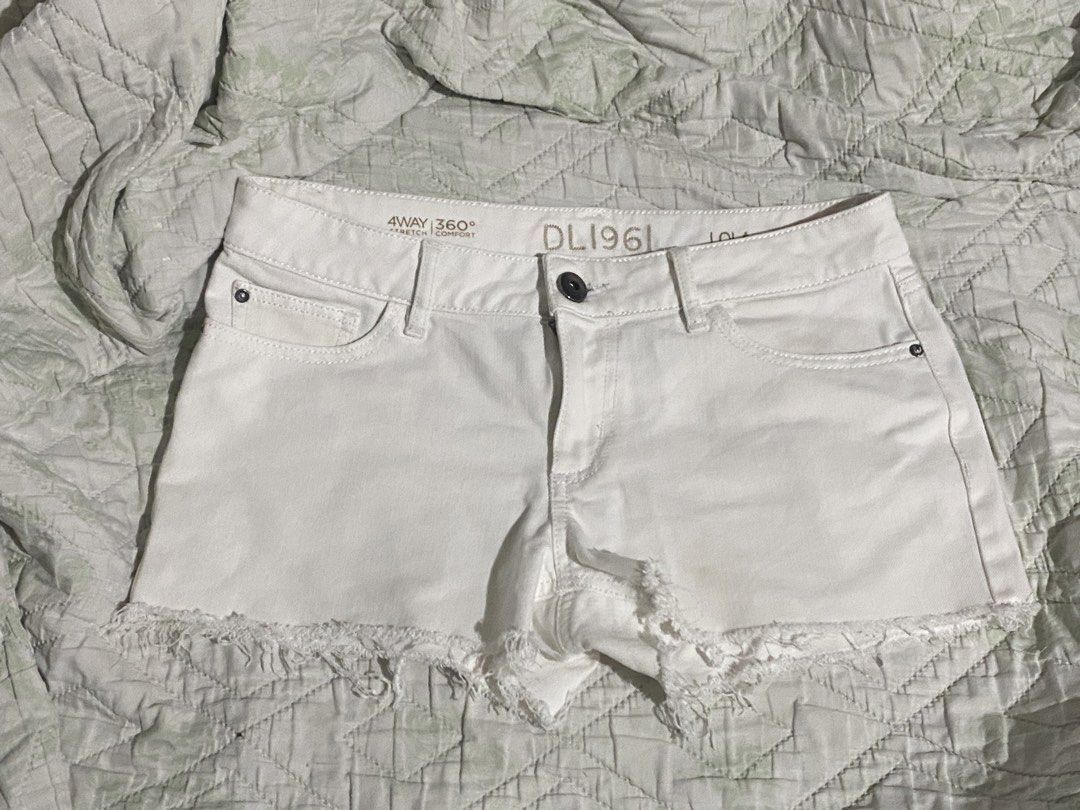 LOLA White Midwaist Mini Shorts (Category: Shorts) located in Manila. Submitted by dear_soleil (Listing ID 1453930317, Image 1). Description: Size 30 Length 10 📍10% off if you follow my instagram account on the last slide 🤍, just sent me a screenshot. .