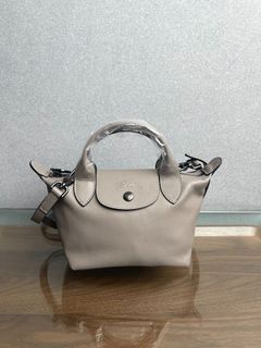 （分類：）位於 。 由 bellezza. 提交（商品編號 1453932244，圖片 1）。簡介： 。