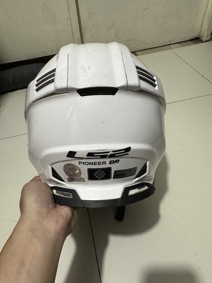 LS2 Pioneer Evo Motorcycle Helmet MX436 (Category: Helmets and other Riding Gears) located in Manila. Submitted by nevinarchives (Listing ID 1453858251, Image 2). Description: Size Medium (57-58) Visible Scratches / No damage No visor SRP was 8k.