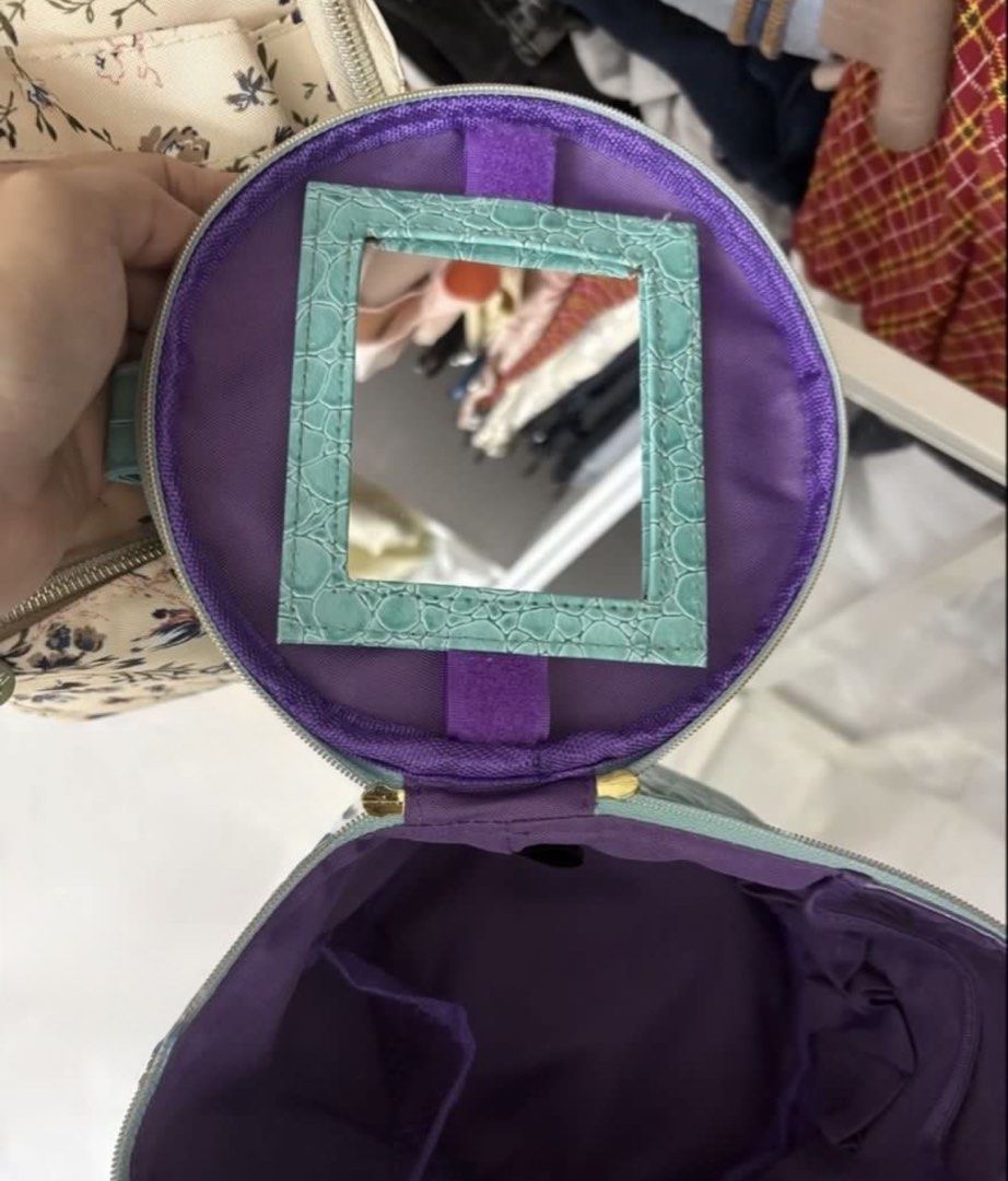Makeup bag (Category: Purses & Pouches) located in Taiping. Submitted by mywardrobe1234 (Listing ID 1453882946, Image 2). Description: New/Never been use/Clean & quality Postage: RM8 WM/RM15 EM Weekend delivery only Note‼️ PM me before make any purchase. TQ.