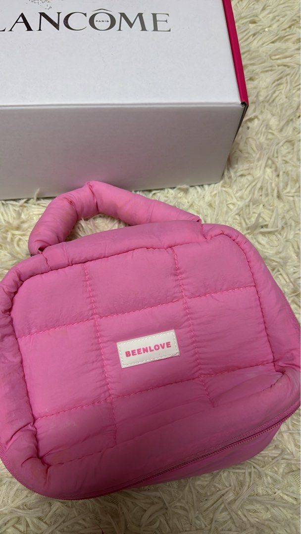 Makeup Bag (Category: Purses & Pouches) located in Rawang. Submitted by yasmengg (Listing ID 1453981063, Image 2). Description: Take Both for RM40 only.