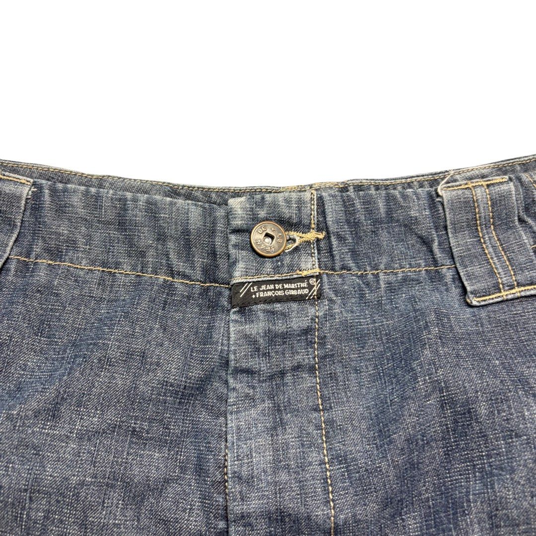 Marithe Francois Girbaud Jorts (Category: Shorts) located in Roxas City. Submitted by dailydrops.5800 (Listing ID 1453948859, Image 2). Description: Marithe Francois Girbaud Jorts Measurements are in Inches Waist: 42 Length: 29 Leg Opening: 14 Issue: None Condition: 9/10 Price: 500 + Shipping fee Feel free to DM us if you have questions.😉.
