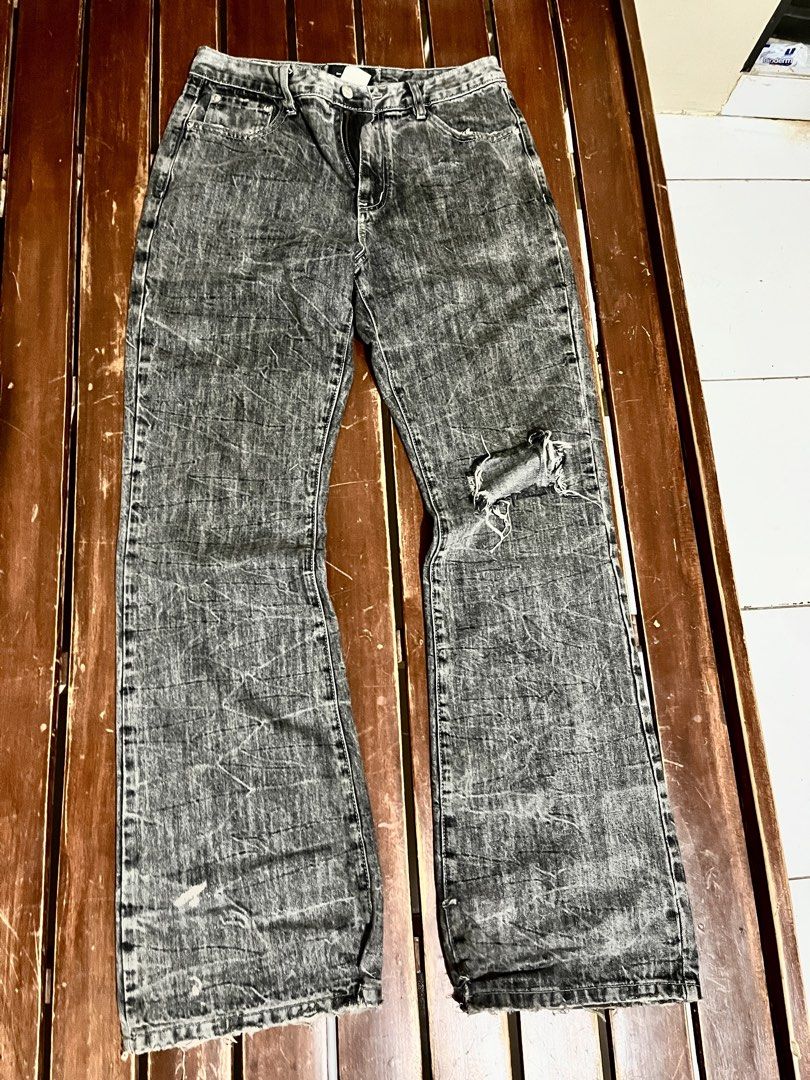 MASONPRINCE Archive Semantic Design Bootcut Jeans (Category: Jeans) located in Alaminos. Submitted by nangthrithriftlang (Listing ID 1454002221, Image 2). Description: W-32 L-42 1200 shipped.