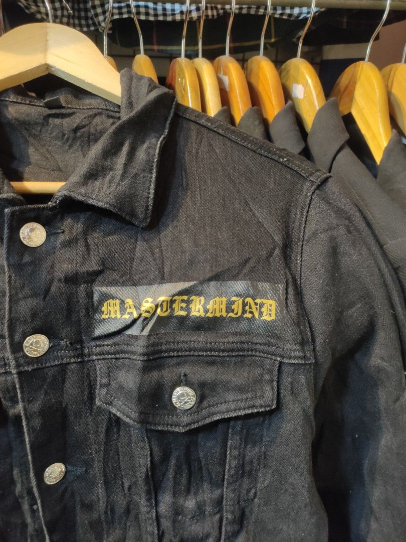 mastermind (Category: Activewear) located in Manila. Submitted by emsxz01 (Listing ID 1453982228, Image 3). Description: medium size , denim jacket. need wash only. -.
