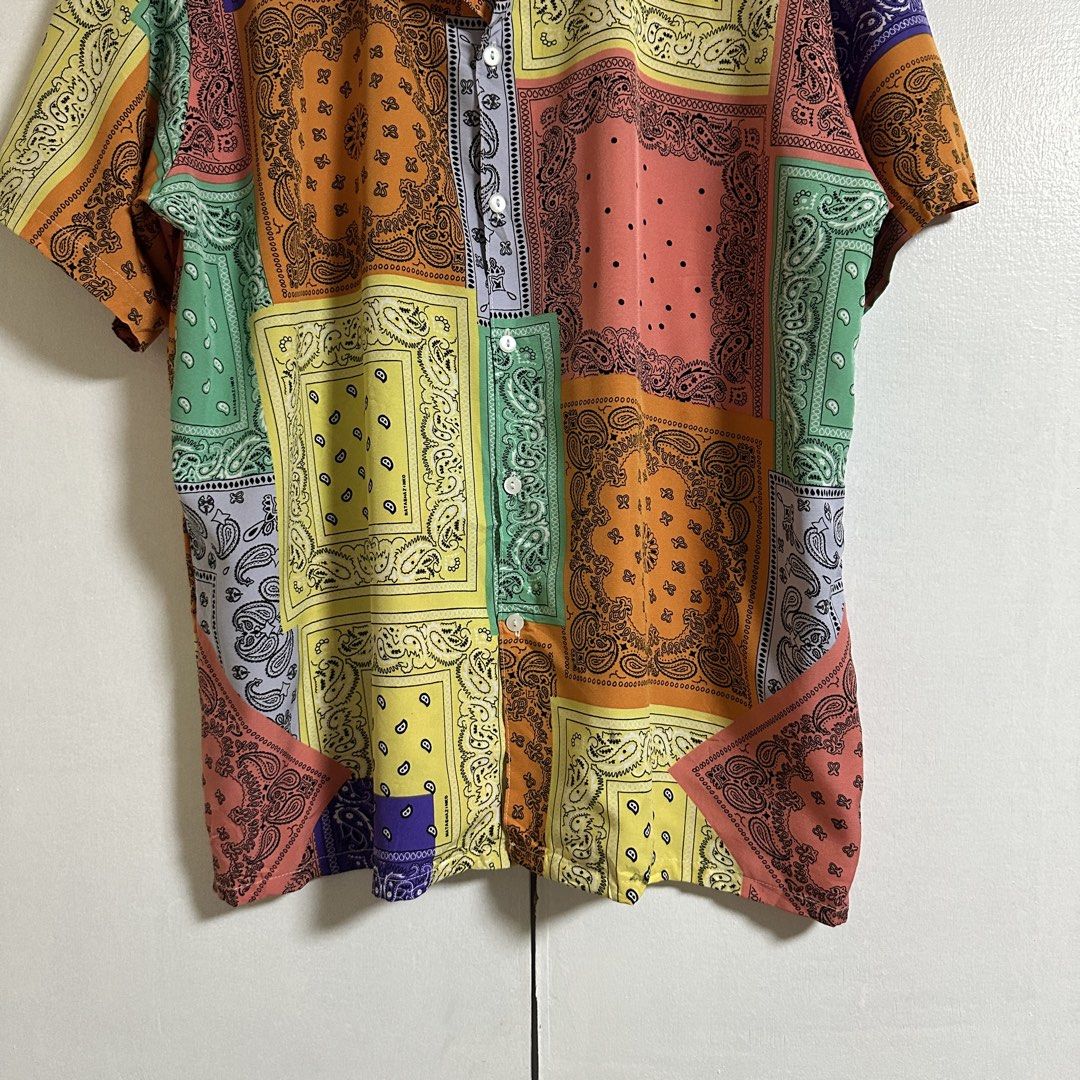 Multi-color Bandana Patchwork Short sleeves Polo (Category: Formal Shirts) located in General Trias. Submitted by seconddegreeco (Listing ID 1453950889, Image 3). Description: Multi-color Bandana Patchwork Short sleeves Polo Large 29 length 25 width Like new ✨ No issue.