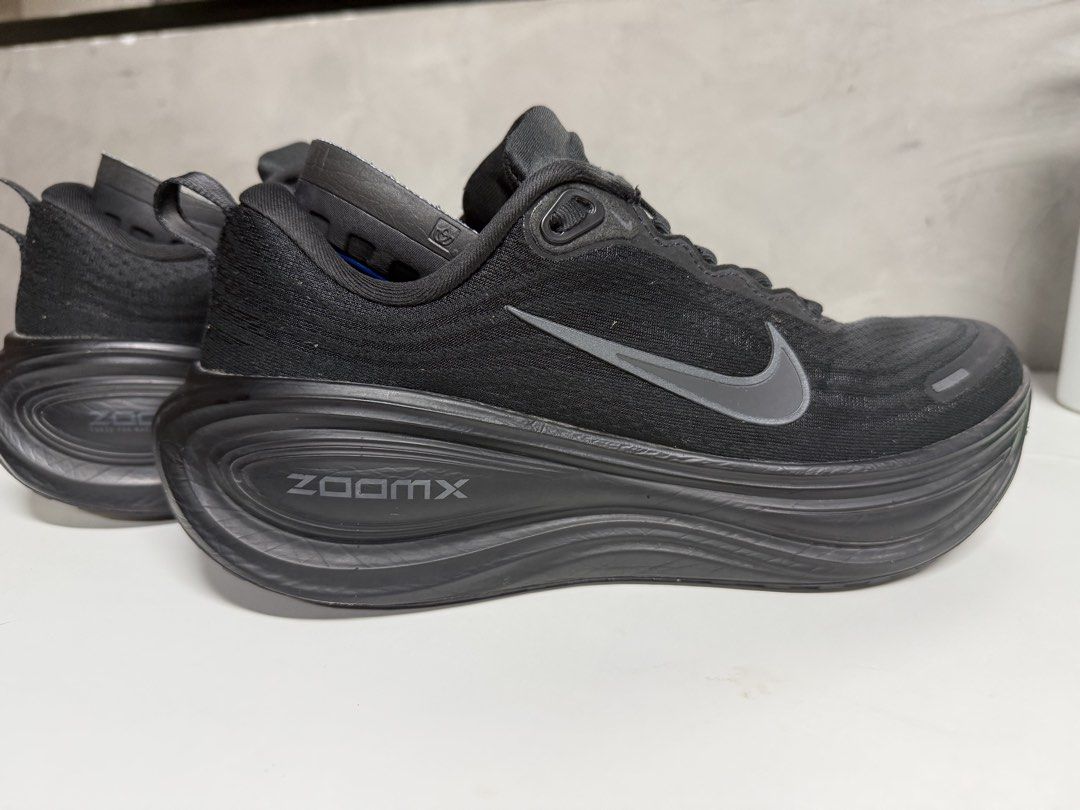Nike Vomero Plus (Category: Casual Shoes) located in San Rafael. Submitted by froyce (Listing ID 1453909220, Image 1). Description: 200km Has a chip but doesn't affect performance. Bought for 9,800 via Nike App in the Ph.